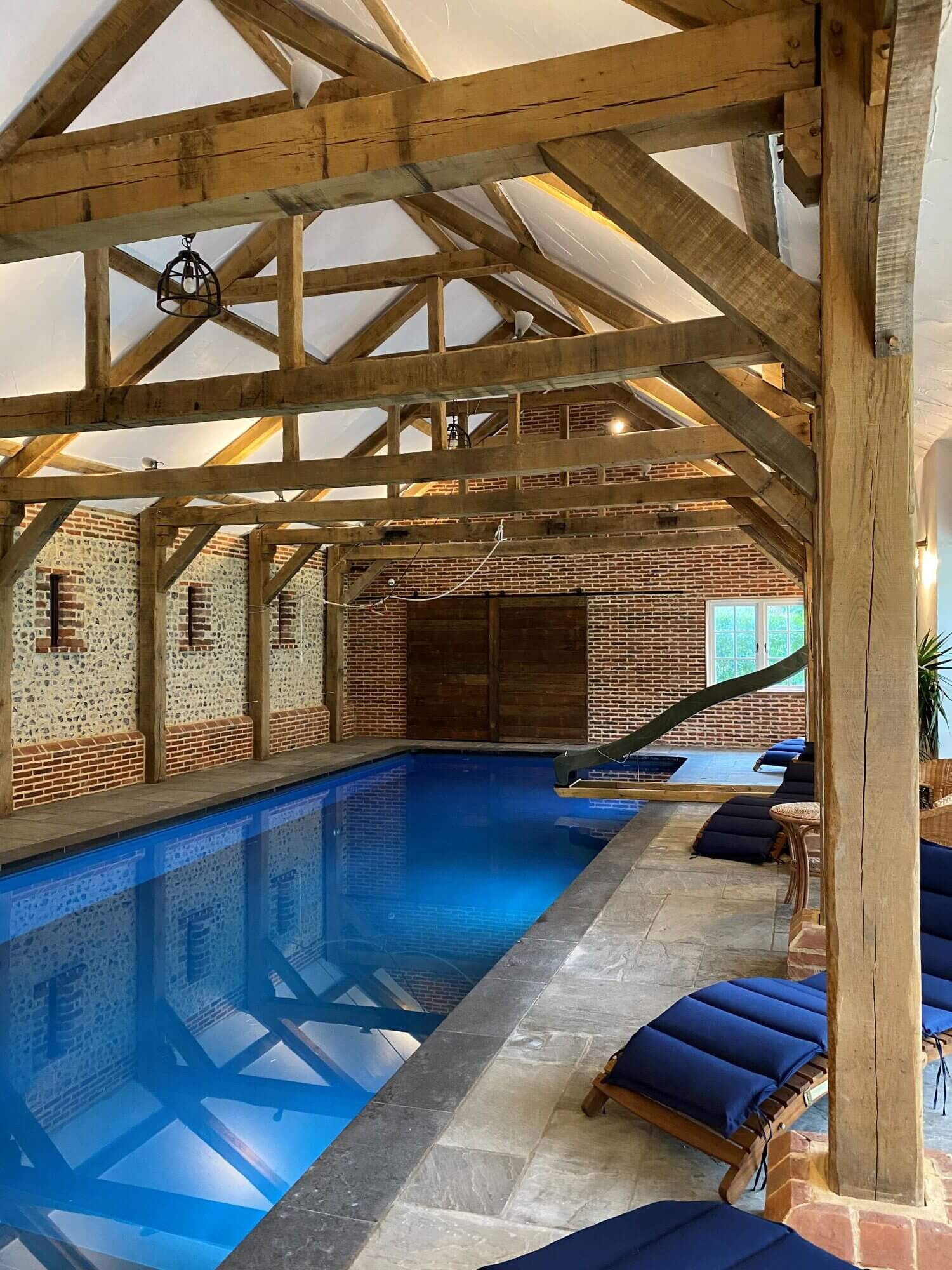 Indoor oak beamed Swimming Pool - Architecture by Fingerprint Studios