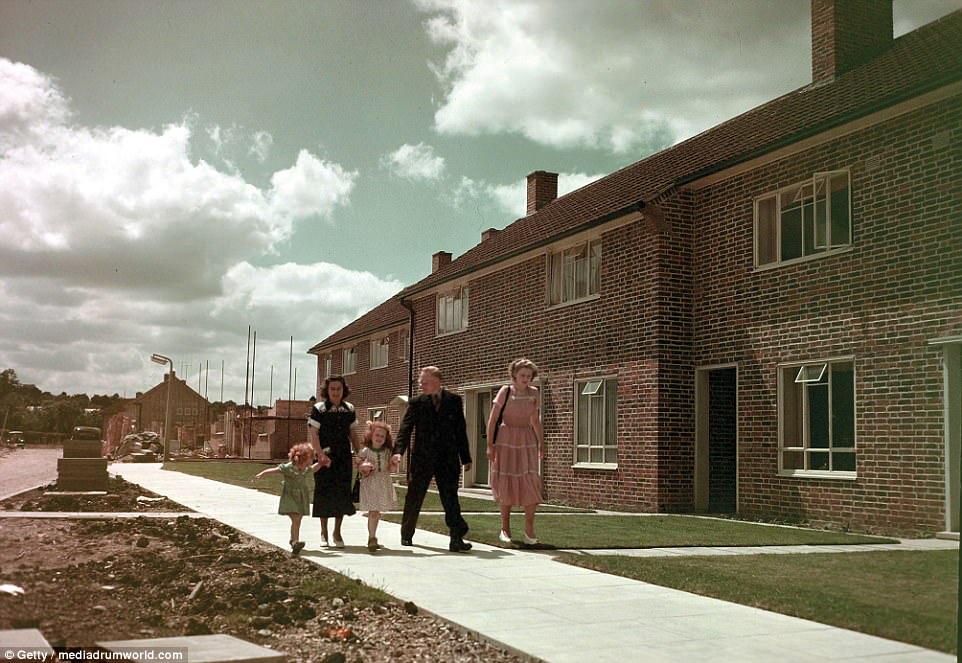 why does the age of my house matter? 1940s-1950s post-war change to residential acrhitecture